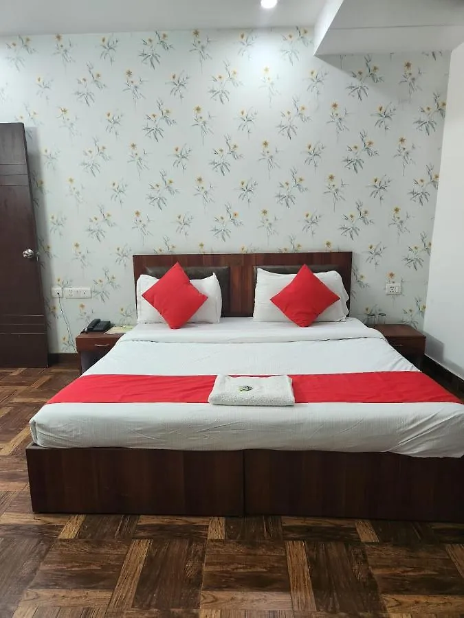 ***  Hotel Cozy Cave New Delhi India